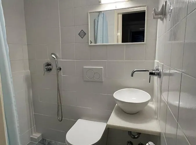 Elizabeth Aparthotel